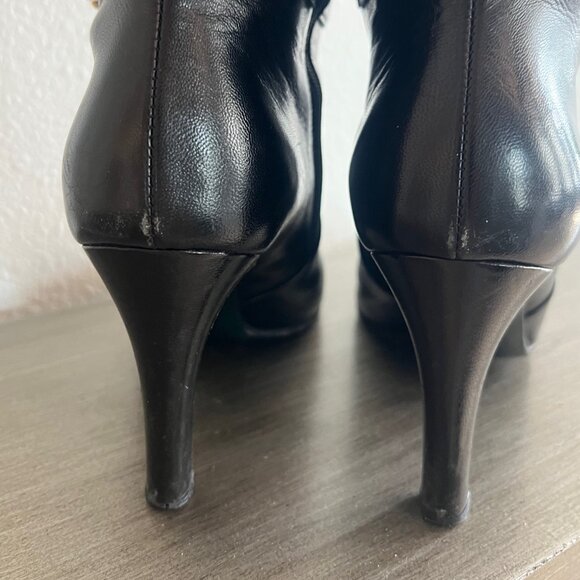 Gucci Black Leather Knee-High Boots with Gold Buckle – Size 7.5B - Picture 2 of 13